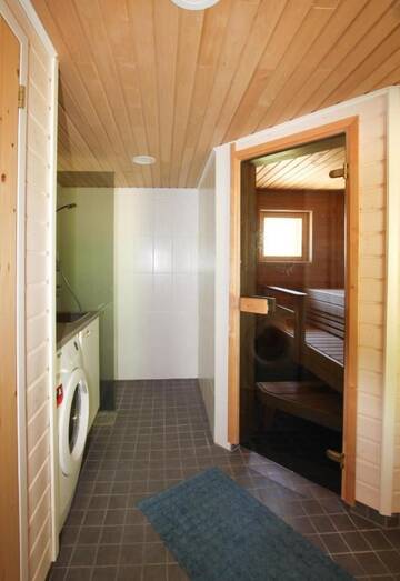 Фото номера Шале с двумя спальнями Шале Matikkala Cottages г. Руоколахти 10